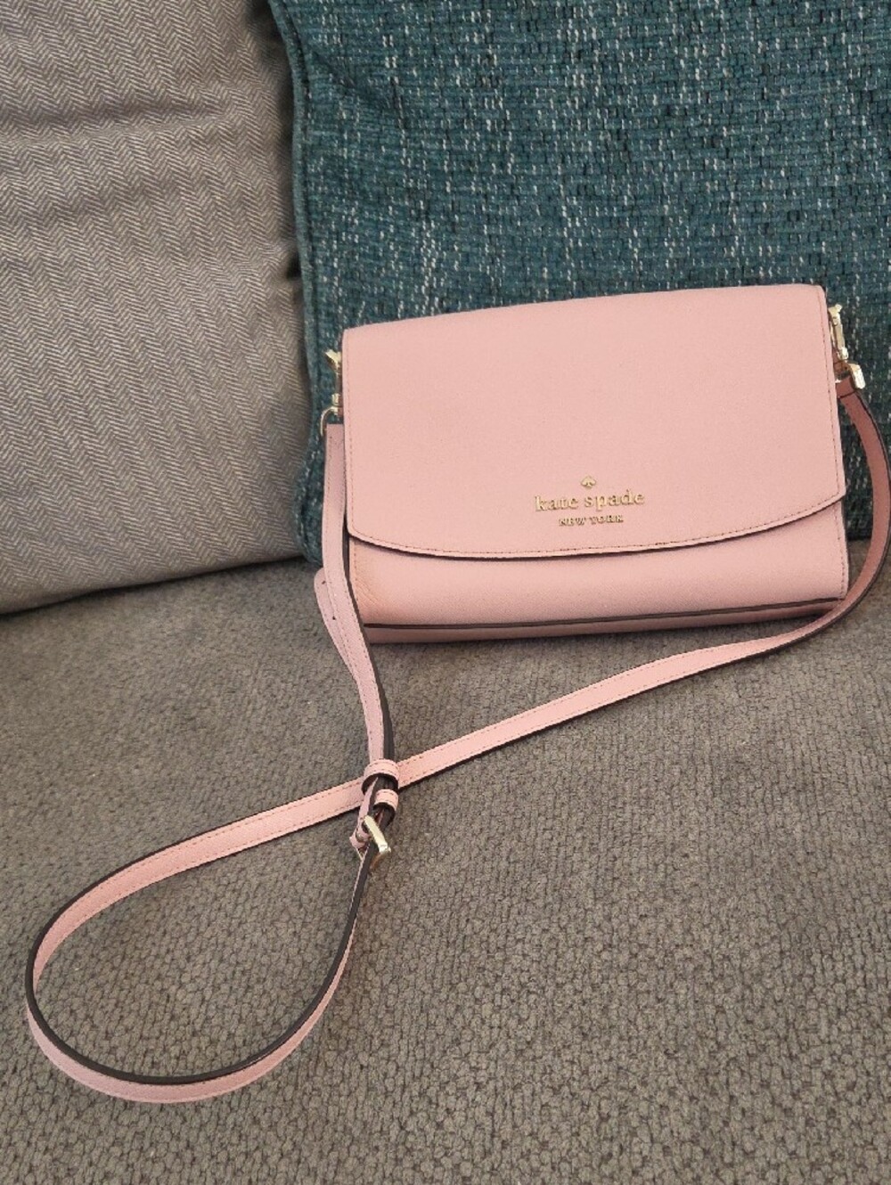 Kate Spade Carson Saffiano Leather Convertible Crossbody Bag - Chalk Pink